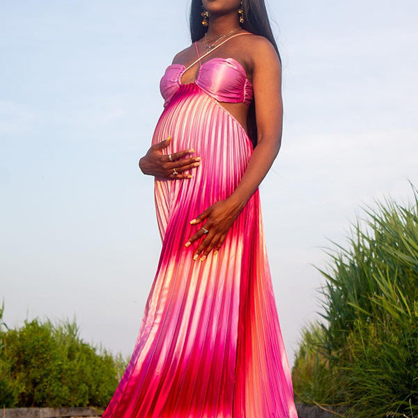Momnfancy Halter Neck Gradient Color Pleated Maternity Maxi Dress