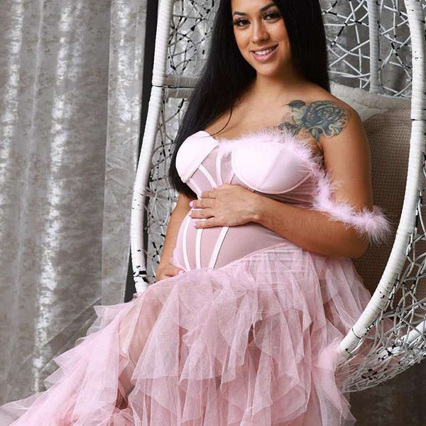 Momnfancy Pink Bandeau Off Shoulder Feather Tulle Maternity Photoshoot Dress