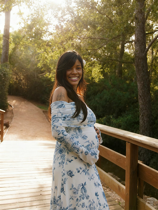 Momnfancy Boat Neck Open Back Porcelain Print Photoshoot Maternity Maxi Dress