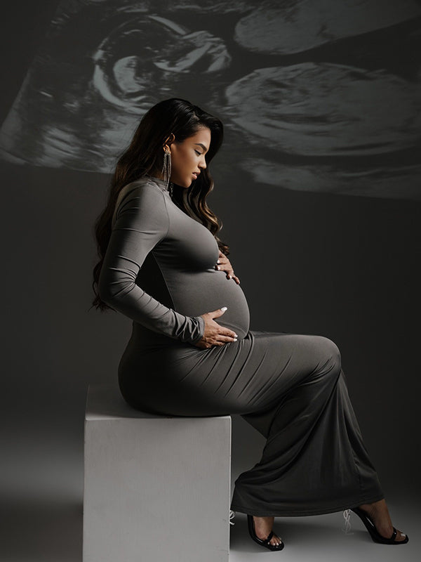 Momnfancy Waist-cinching Ruched Mermaid Solid Color Photoshoot Maternity Maxi Dress